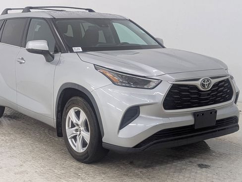 Used 2022 Toyota Highlander L image 7