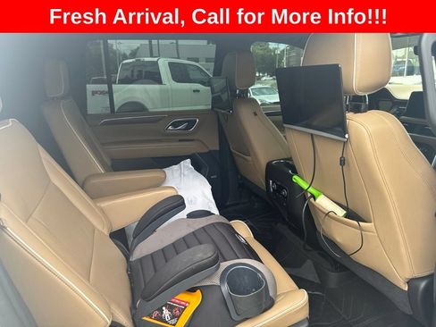 Used 2021 Chevrolet Suburban Premier w/ Premium Package AWD/4WD image 11