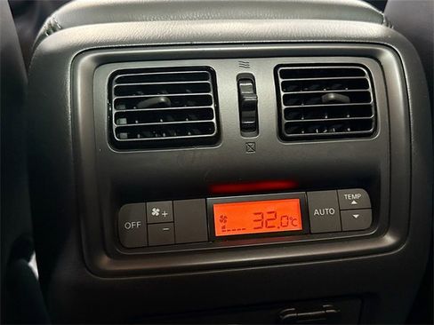 Used 2020 Nissan Pathfinder SL image 29