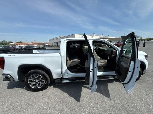 Used 2026 GMC Sierra 1500 SLT w/ SLT Premium Package AWD/4WD image 29