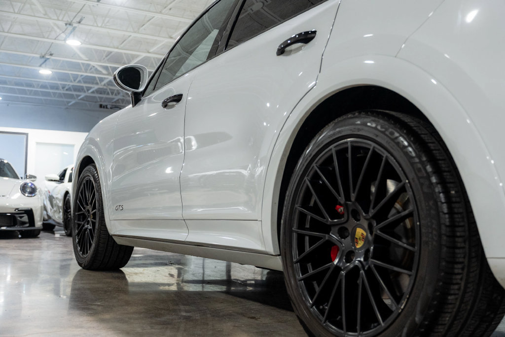 Used 2021 Porsche Cayenne GTS AWD/4WD image 36