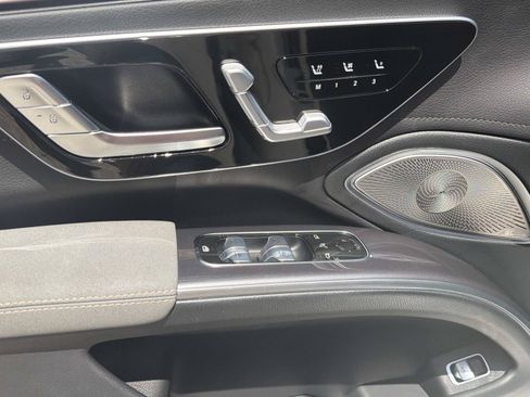 Used 2022 Mercedes-Benz EQS 450+ Sedan image 17