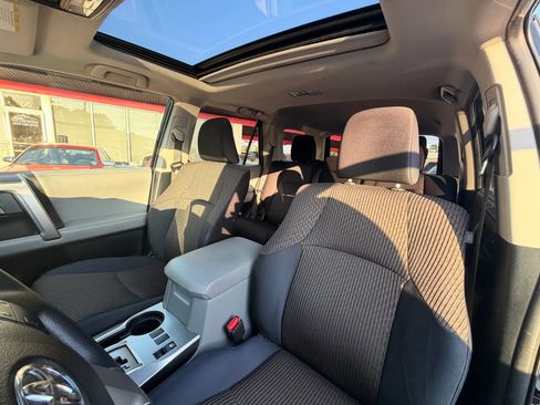 Used 2012 Toyota 4Runner SR5 w/ Convenience Pkg AWD/4WD image 10