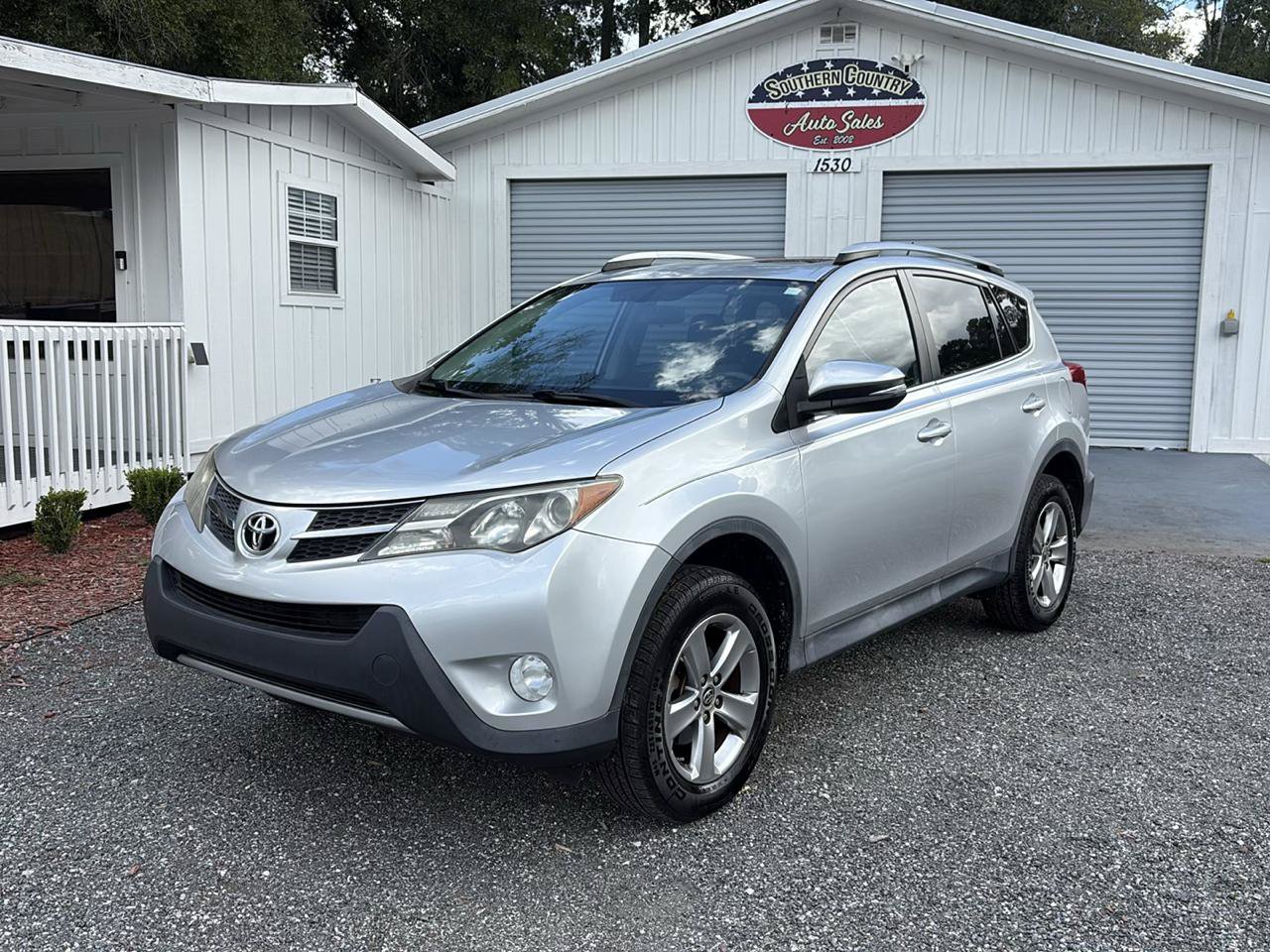 Used 2015 Toyota RAV4 XLE FWD image 1