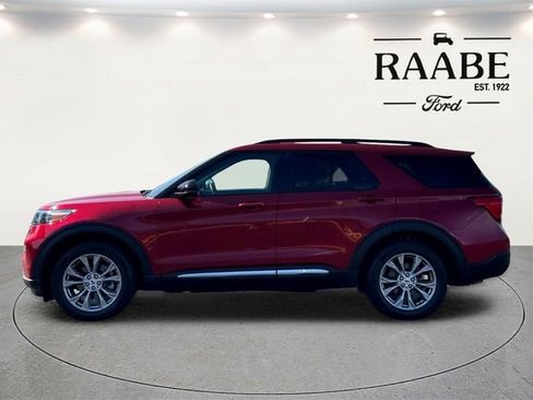 Used 2023 Ford Explorer XLT w/ Equipment Group 202A AWD/4WD image 4