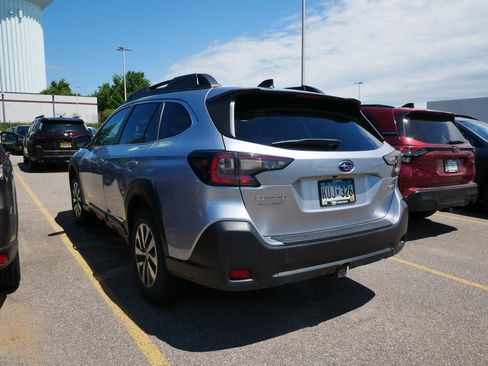 Used 2023 Subaru Outback Premium w/ Popular Package #1 AWD/4WD image 4