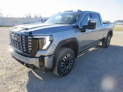 New 2026 GMC Sierra 2500 Denali Ultimate image 11