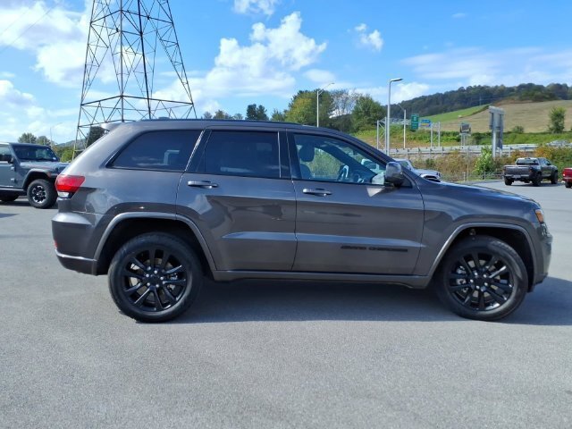 Used 2021 Jeep Grand Cherokee Laredo X AWD/4WD image 5