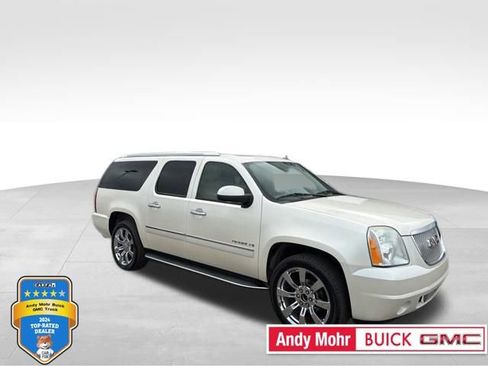 Used 2009 GMC Yukon XL Denali image 1