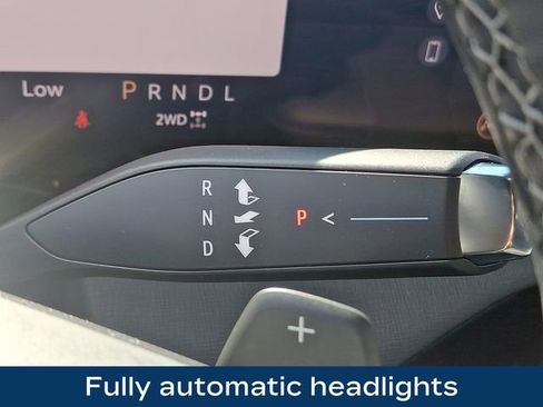 Used 2025 Buick Enclave Preferred image 13