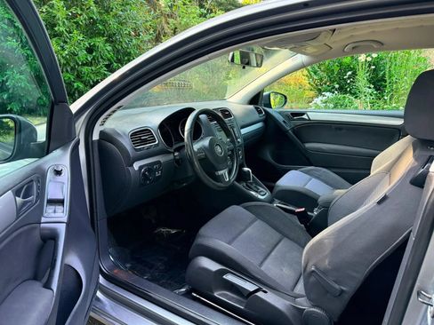 Used 2011 Volkswagen Golf TDI w/ Cold Weather Pkg FWD image 9