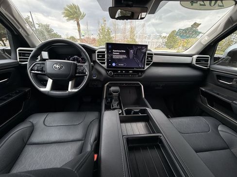 Used 2024 Toyota Tundra Limited image 19