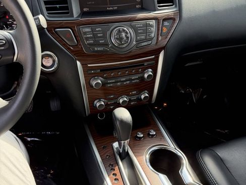 Used 2017 Nissan Pathfinder Platinum w/ Midnight Edition Package image 13
