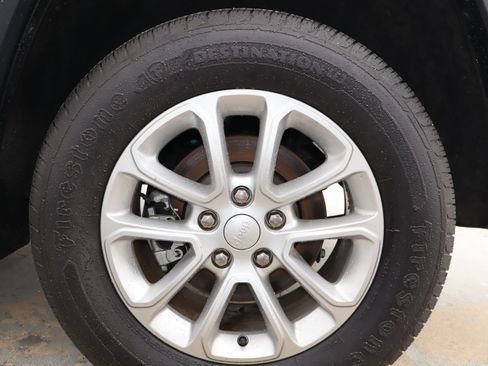 Used 2022 Jeep Grand Cherokee Laredo E image 13