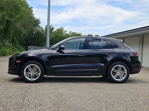 Used 2025 Porsche Macan AWD/4WD image 2