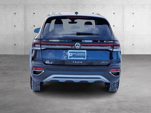 New 2025 Volkswagen Taos SE image 27