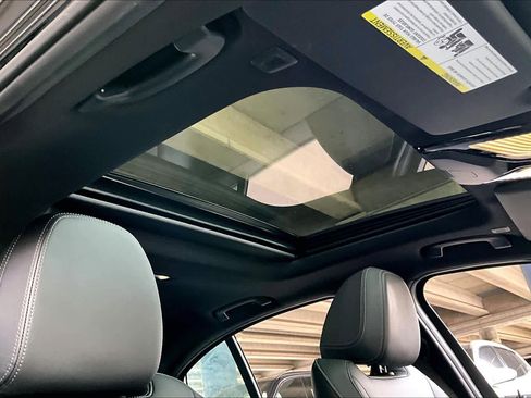 Certified 2025 BMW 330i Sedan image 13