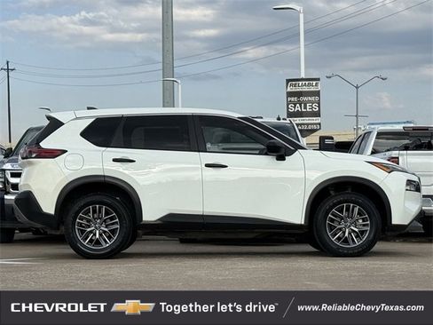 Used 2023 Nissan Rogue S image 5