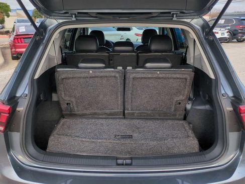 Used 2018 Volkswagen Tiguan S image 24