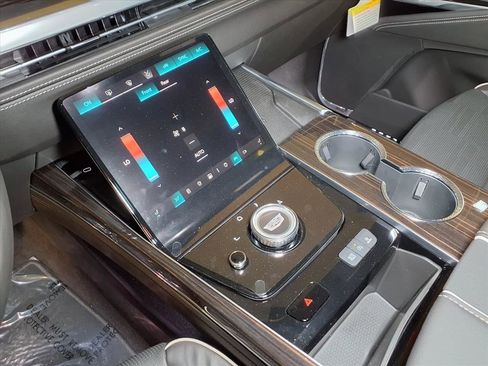 New 2026 Cadillac Escalade ESV Luxury image 19