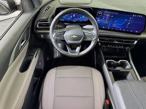 Certified 2025 Chevrolet Traverse LT image 20