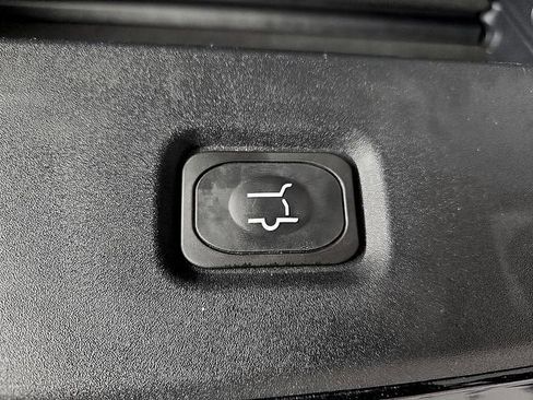 Certified 2025 Lincoln Navigator Reserve AWD/4WD image 31