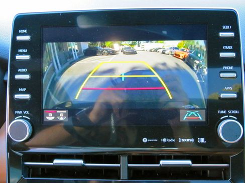 Used 2019 Toyota Avalon Limited image 25