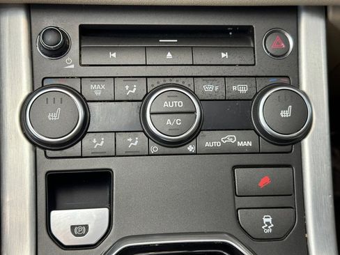 Used 2013 Land Rover Range Rover Evoque Pure w/ Climate Comfort Pkg image 16