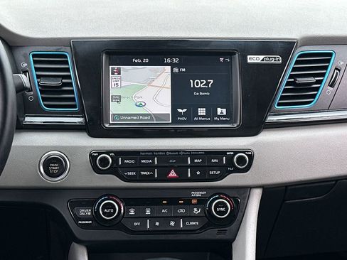 Used 2019 Kia Niro EX Premium w/ Sunroof Package image 16
