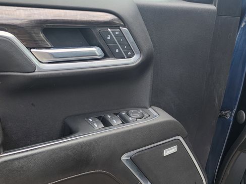 Used 2022 Chevrolet Silverado 1500 LTZ w/ LTZ Premium Package image 12