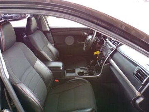 Used 2017 Toyota Camry SE FWD image 28