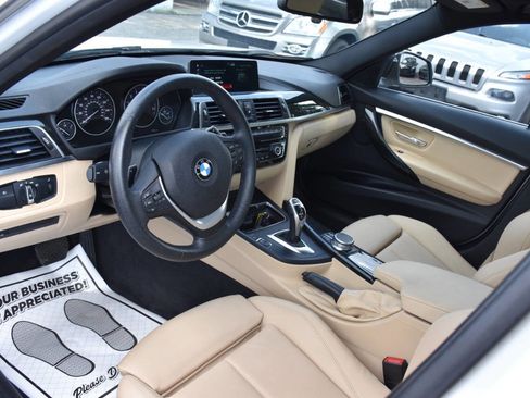 Used 2018 BMW 330i xDrive Sedan w/ Convenience Package image 11