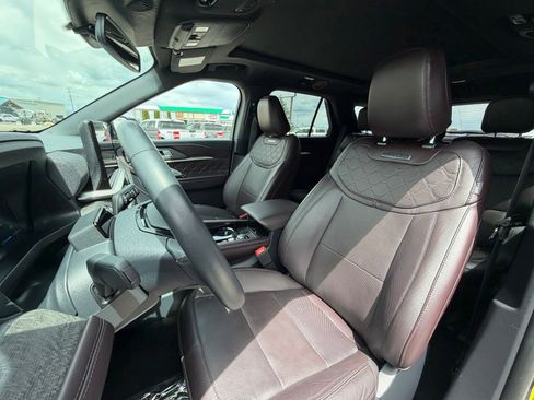 Used 2025 Ford Explorer Platinum w/ LUX Leather Package AWD/4WD image 12
