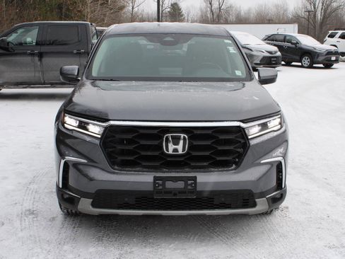 Used 2025 Honda Pilot EX-L image 2