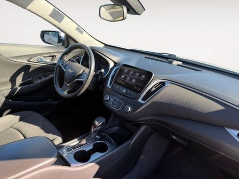 Used 2022 Chevrolet Malibu RS FWD image 26
