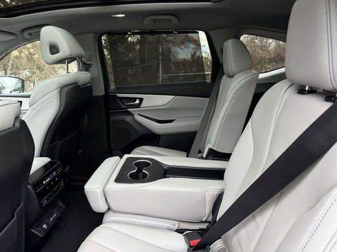Used 2024 Acura MDX SH-AWD w/ Technology Package image 18
