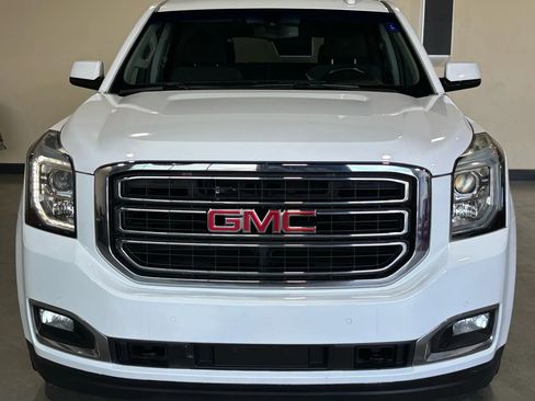 Used 2018 GMC Yukon XL SLE image 3