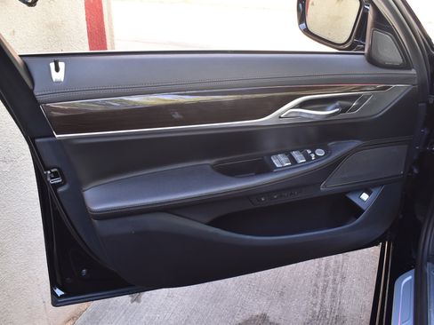 Used 2020 BMW 740i xDrive xDrive w/ Cold Weather Package image 20