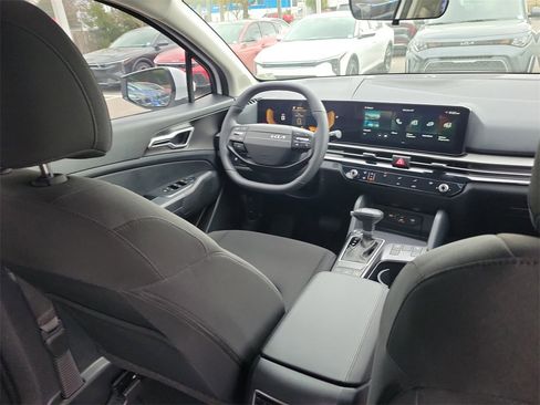 New 2026 Kia Sportage LX image 13