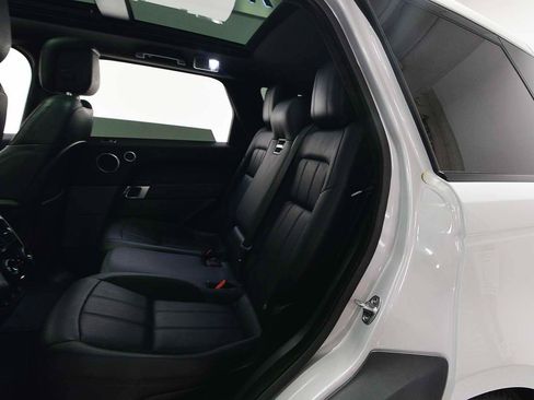 Used 2022 Land Rover Range Rover Sport HST image 11