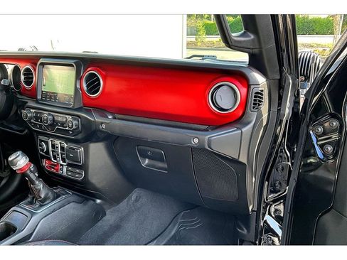 Used 2020 Jeep Gladiator Rubicon image 16