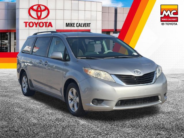 Used 2012 Toyota Sienna LE FWD image 4