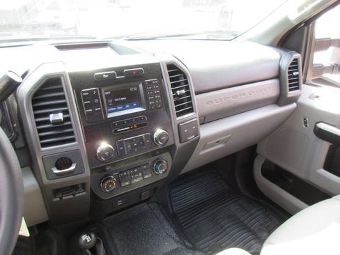 Used 2019 Ford F550 4x4 Crew Cab Super Duty image 12