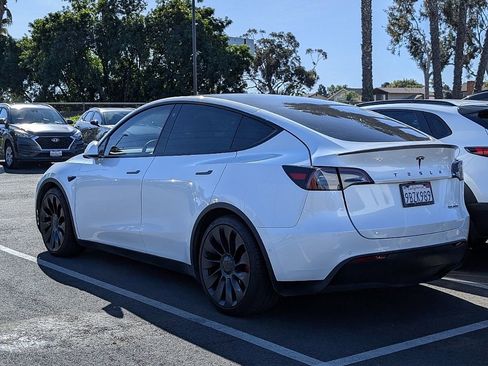 Used 2022 Tesla Model Y Performance image 8
