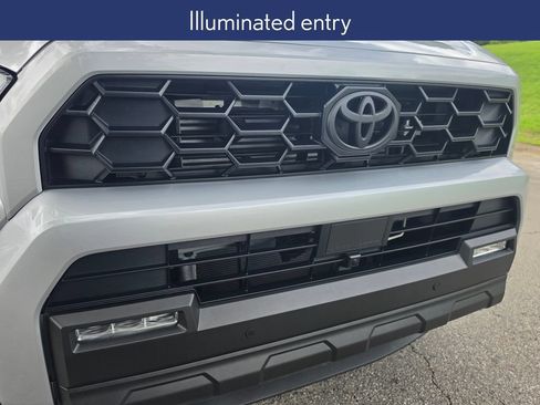 Used 2025 Toyota 4Runner TRD Off-Road AWD/4WD image 15