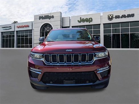 New 2025 Jeep Grand Cherokee Limited image 9