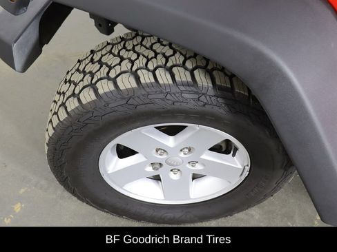 Used 2018 Jeep Wrangler Unlimited Sport S AWD/4WD image 32