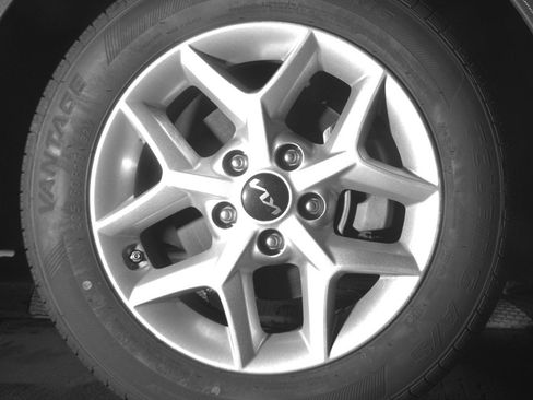 Used 2025 Kia Soul LX w/ LX Technology Package image 13