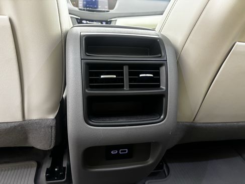 Used 2022 Cadillac XT5 Premium Luxury image 36