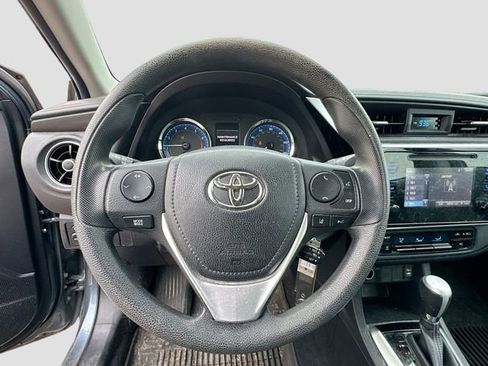 Used 2017 Toyota Corolla LE image 11